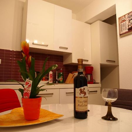 Apartmani Diana Макарська Екстер'єр фото
